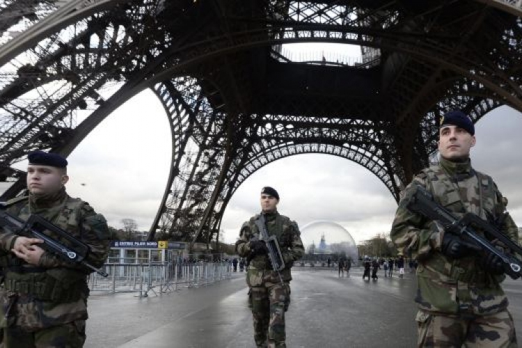 Terrorizmus - Megerősítik a francia közoktatási intézmények védelmét