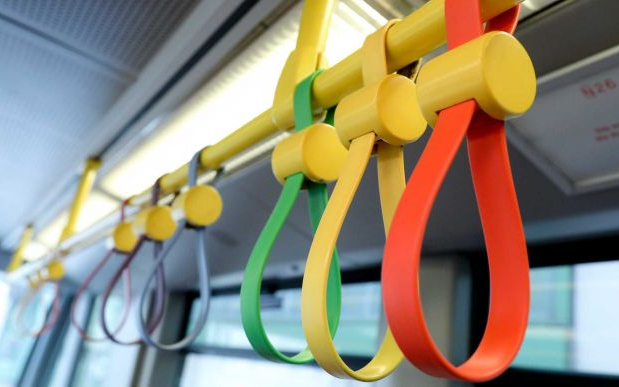 Színt visznek a hétköznapokba a bécsi metrón 