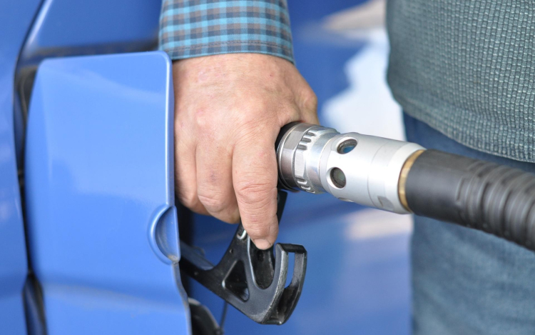 Céges üzemanyagkártyával trükközött, akár öt évet is kaphat a férfi