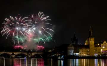 Tűzijáték helyett fényjátékkal köszönti az új évet Prága