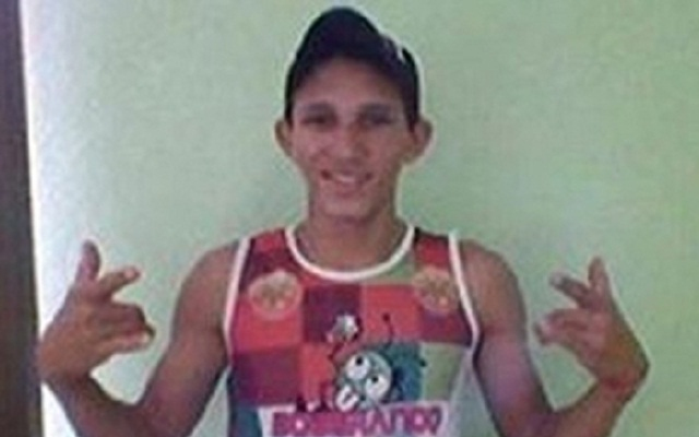 Horror: brutális gyilkosság a focimeccsen - +18-as fotók