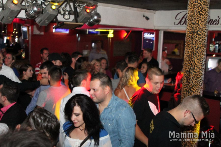 2013.10.18 péntek mamma Mia Házibuli DJ:Ice fotók:árpika