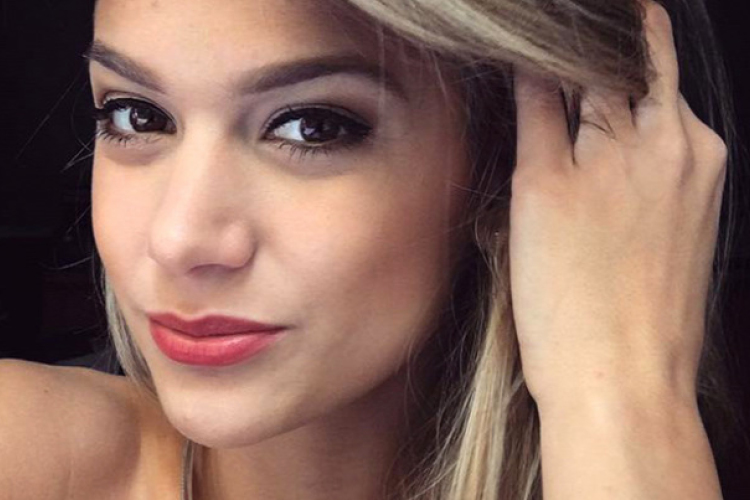 Lángoló autóba került Weisz Fanni, pánikrohamot kapott