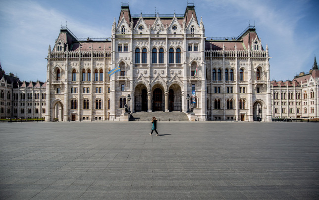 A rendkívüli intézkedések meghosszabbítását rendelte el a kormány