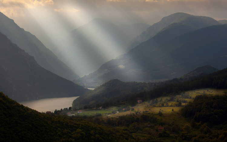 Győri Könyvszalon: Megjelent a Tara fotóalbum 