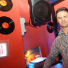 Egy belépő, két zenei stílus