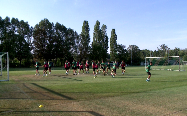 Győzelemmel kezdenének