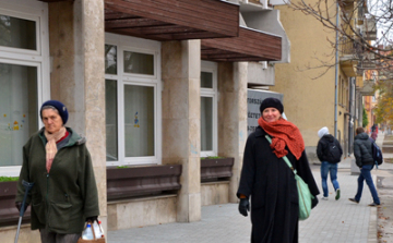 Megújult a Kalóczy téri járda