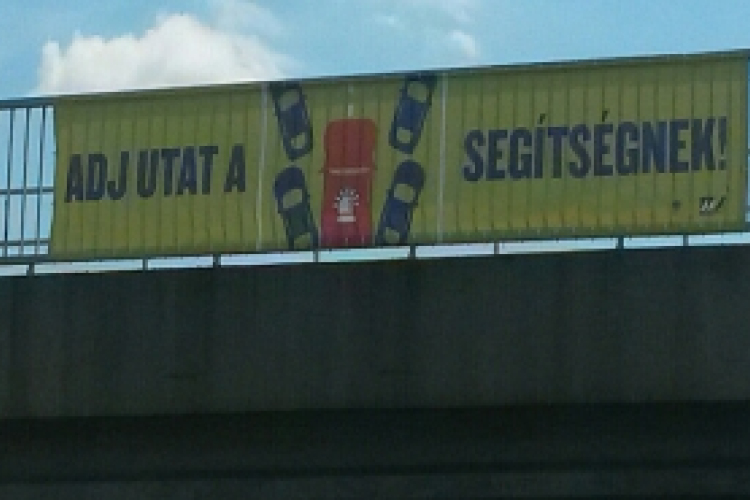 Figyelem: vészsáv!