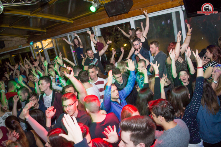 LAPOS_BULIFOTÓK_04_12