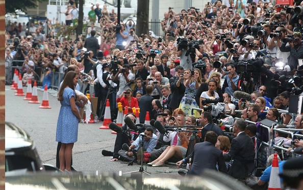 Királyi utód - Először találkozott majdani utódjával a királynő