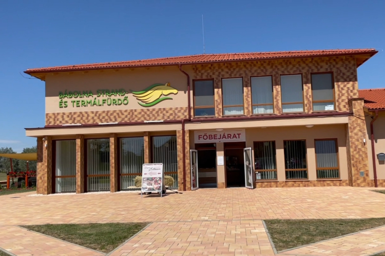 Strandolnál? Irány Bábolna!