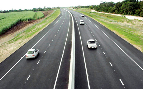 Trükkös tolvajok az M1-es autópályán