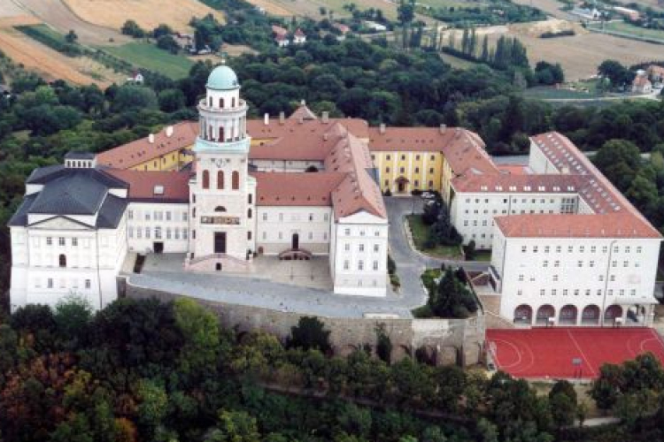 Bemutatkozik a pannonhalmi apátság levendulása
