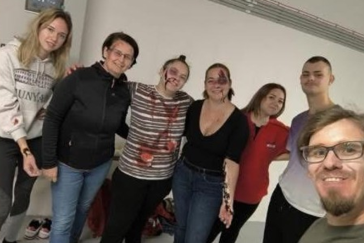 Baleseti imitátorokat keres a Vöröskereszt