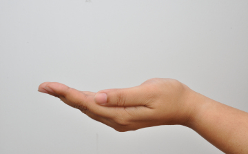 Belehalt nyereménye feletti örömébe egy pakisztáni férfi