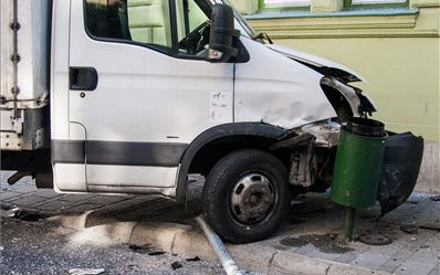 Öten sérültek meg a gyalogos halálát okozó győri balesetben