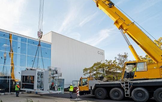 Zöld jövő Győrben: megkezdődtek az elektromos motorgyártás előkészületei