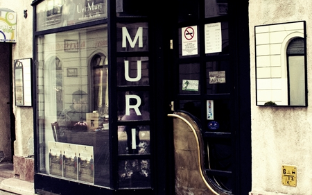 Időutazás Győrben az Úri Muri mulató & cafféban