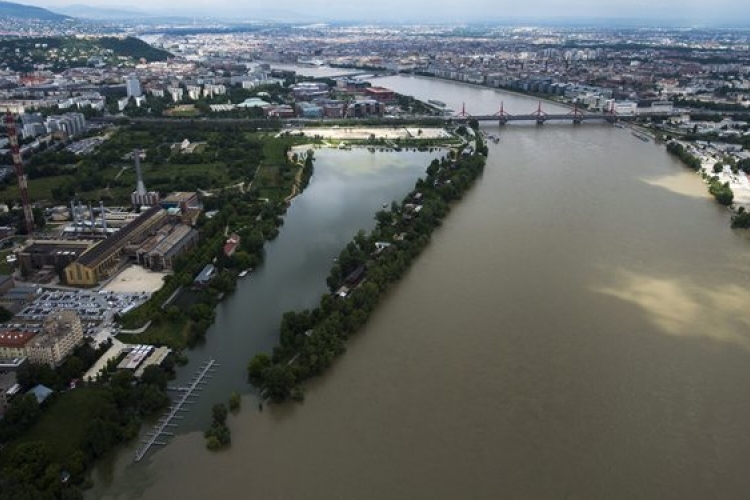 Árvíz - Pest megyében 241 embert telepítettek ki