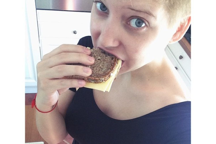 Elképesztő átalakulás - Szabó Zsófi új külseje