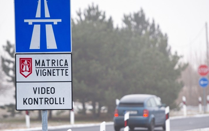 Autósok figyelem! A hónap végén járnak le a tavalyi autópálya matricák