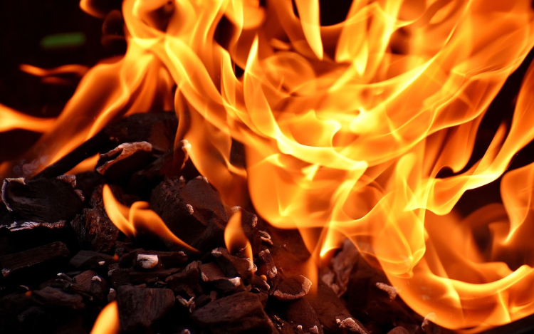 Fél év alatt 146 lakástűzhöz vonultak a tűzoltók a vármegyében