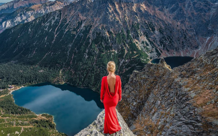 Magyar turistacsoportot sodort el a lavina a Tátrában, egy ember meghalt