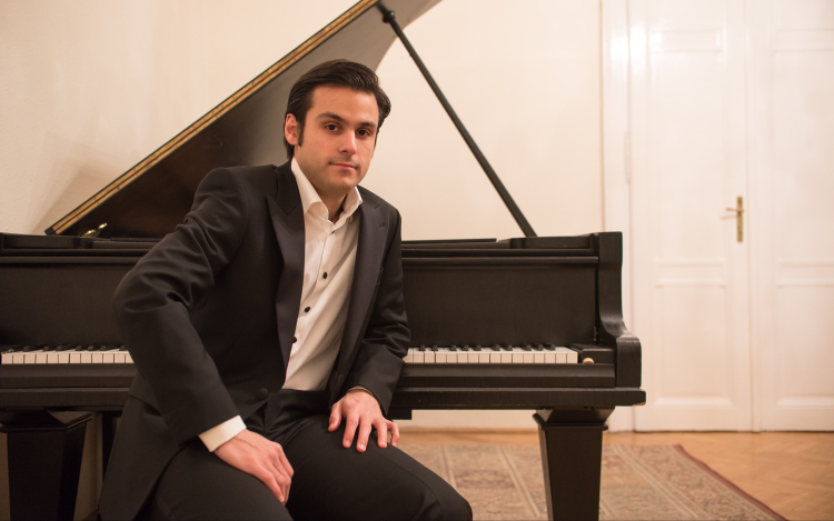 Romantikus esték a Richter Teremben