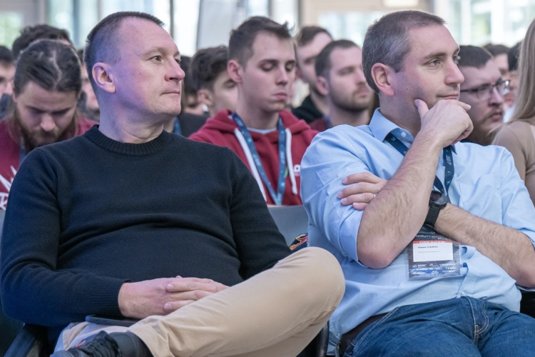 A Forma–1 legendás mérnökei adtak elő a Formula Student Symposiumon