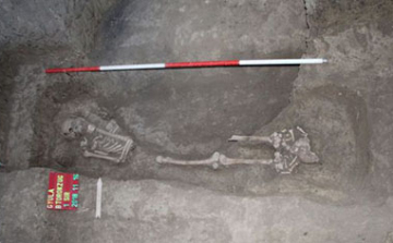 Középkori kincset talált egy férfi, miközben vízóraaknát ásott