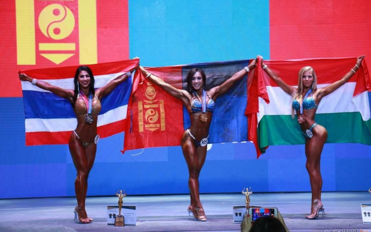 Bronzéremmel tért haza a fitmodell a vb-ről