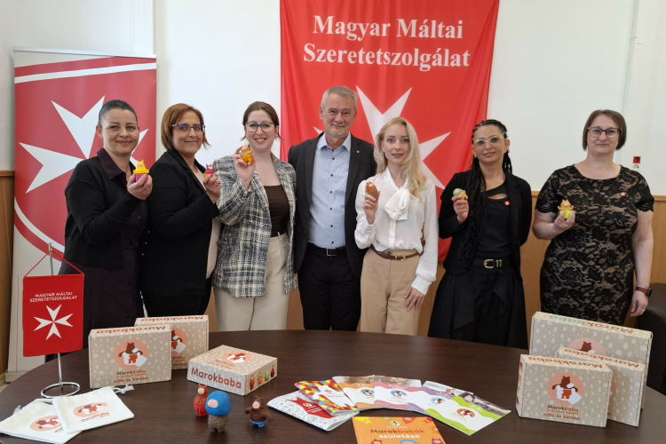 A világ szeretettel és szolgálattal alakítható