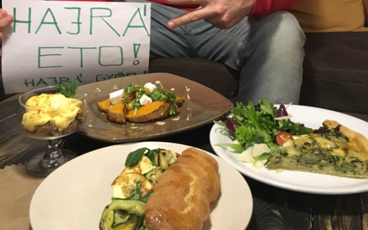 A házi ciabattába töltött grillezett sajt és cukkini receptje lett a győztes a Kőröstej és a Győri Audi ETO receptversenyén