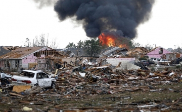 Tornádó pusztított az Oklahoma állambeli Moore-on 