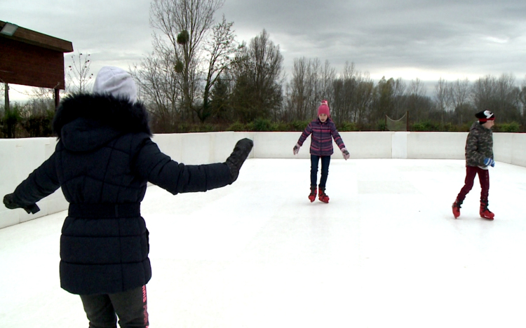 Korcsolyapálya Ásványrárón