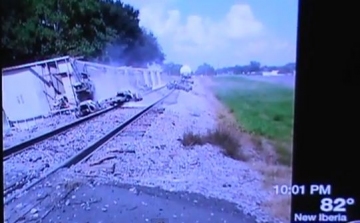 Kisiklott egy veszélyes anyagot szállító vonat - videó