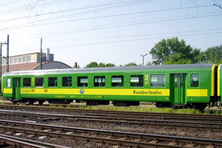 Vonat és autó ütközött: egy halálos áldozat