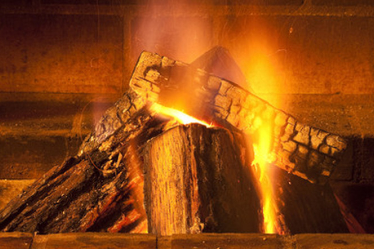 Tüzet raktak a románok az M7-es sztráda mellett, mert fáztak