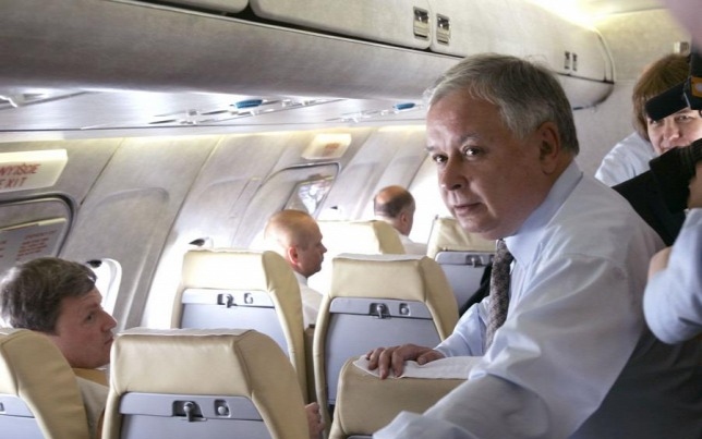 Repülőgépszerencsétlenségben meghalt a lengyel köztársasági elnök és kísérete