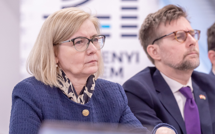 A Széchenyi István Egyetem ZalaZone-on végzett kutatásairól tájékozódott a bécsi magyar nagykövet