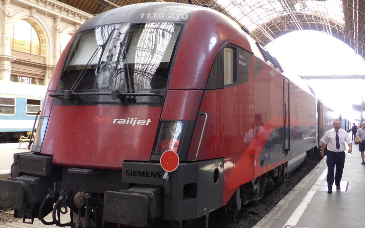 Elkezdődött: a saját bőrünkön is érezhetjük a jelentős sztrájkot