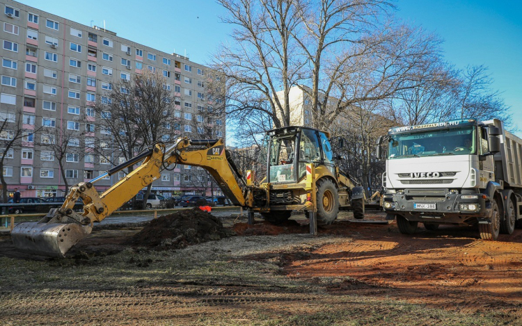 Megoldódhatnak a parkolási gondok Adyvárosban