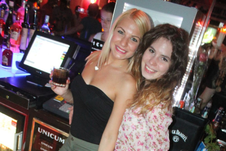 2015.06.05.Mamma Mia 100 Pezsgő és R'n'B imádók éjszakája Dj:Hubik