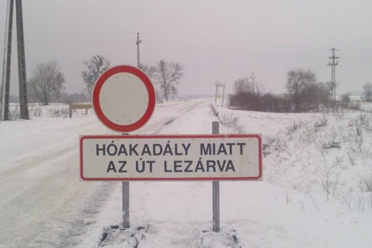 Havazás – Közútkezelő: a Dunántúlon több helyen nehéz közlekedni