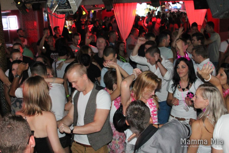 2014.08.08 Pénteki házibuli Dj:Hubik fotók:árpika