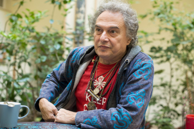 Autóbalesetet szenvedett Laár András, komoly fájdalmai vannak 