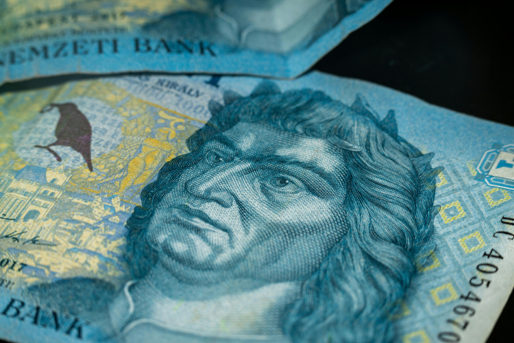 Májusban a bruttó átlagkereset 702 800 forint volt a KSH adatai szerint