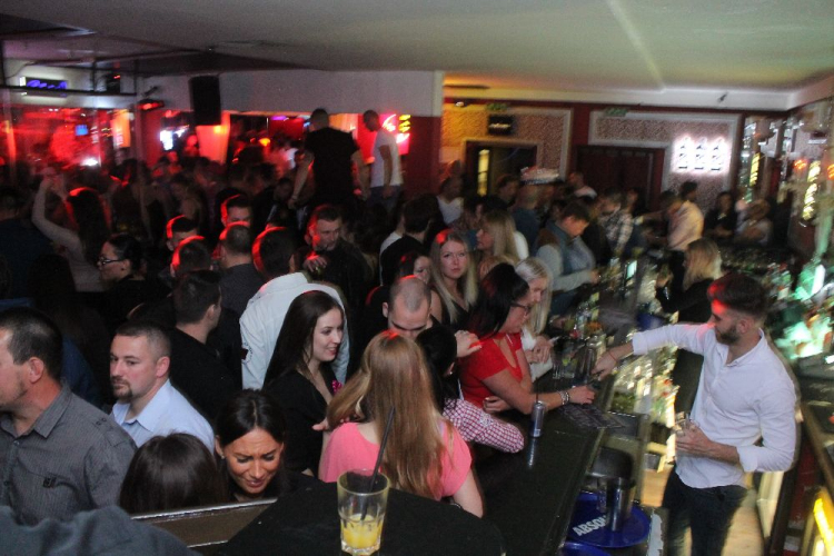 2017.04.29.Mamma Mia Video Disco Dj:Hubik Fotók:árpika