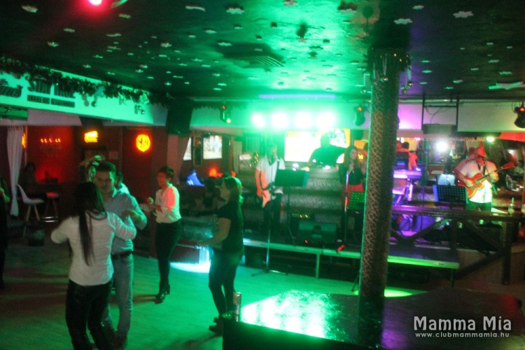 2017.12.08.Mamma Mia Pénteki Élőzene & Dj:Ice Solymi Conga Fotók:árpika